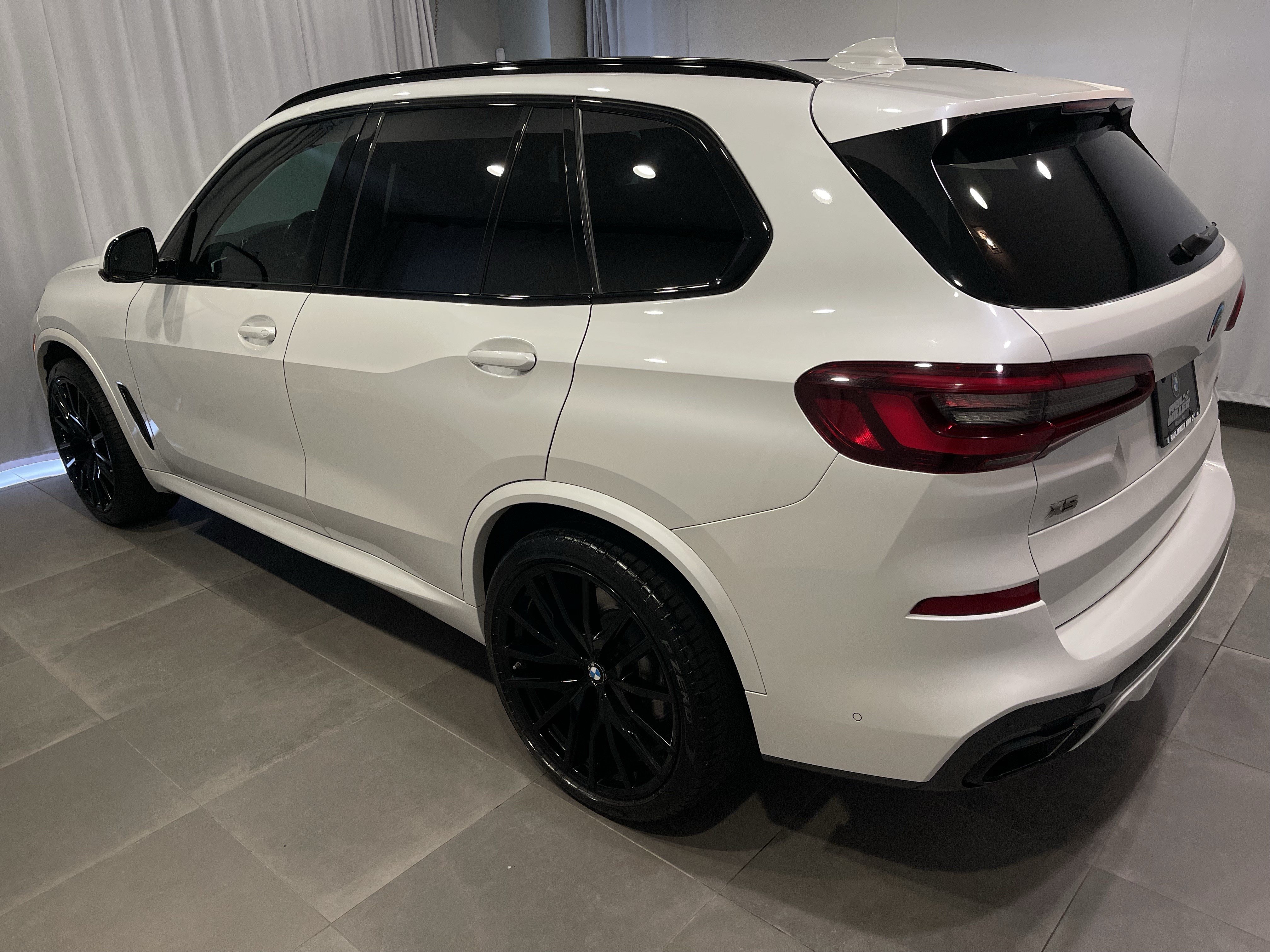 Certified 2022 BMW X5 M50i w/ Executive Package AWD/4WD image 4