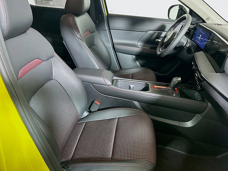 New 2026 Nissan Kicks SR image 26