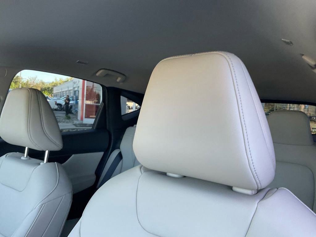 New 2025 Nissan Murano SV image 17