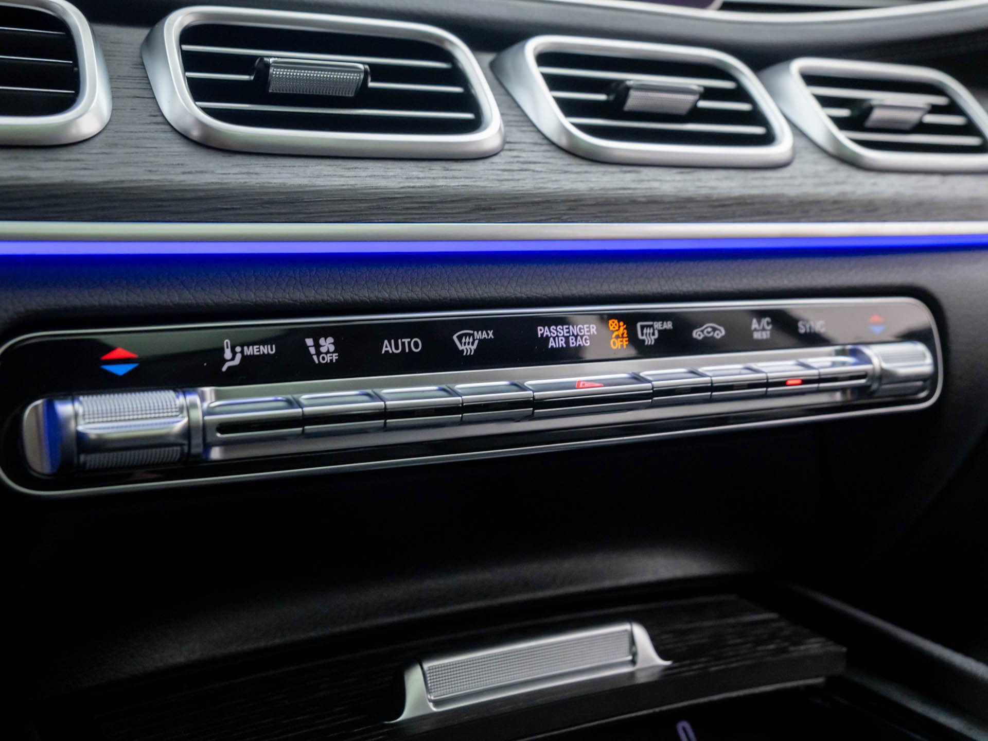 New 2026 Mercedes-Benz GLS 450 4MATIC image 32