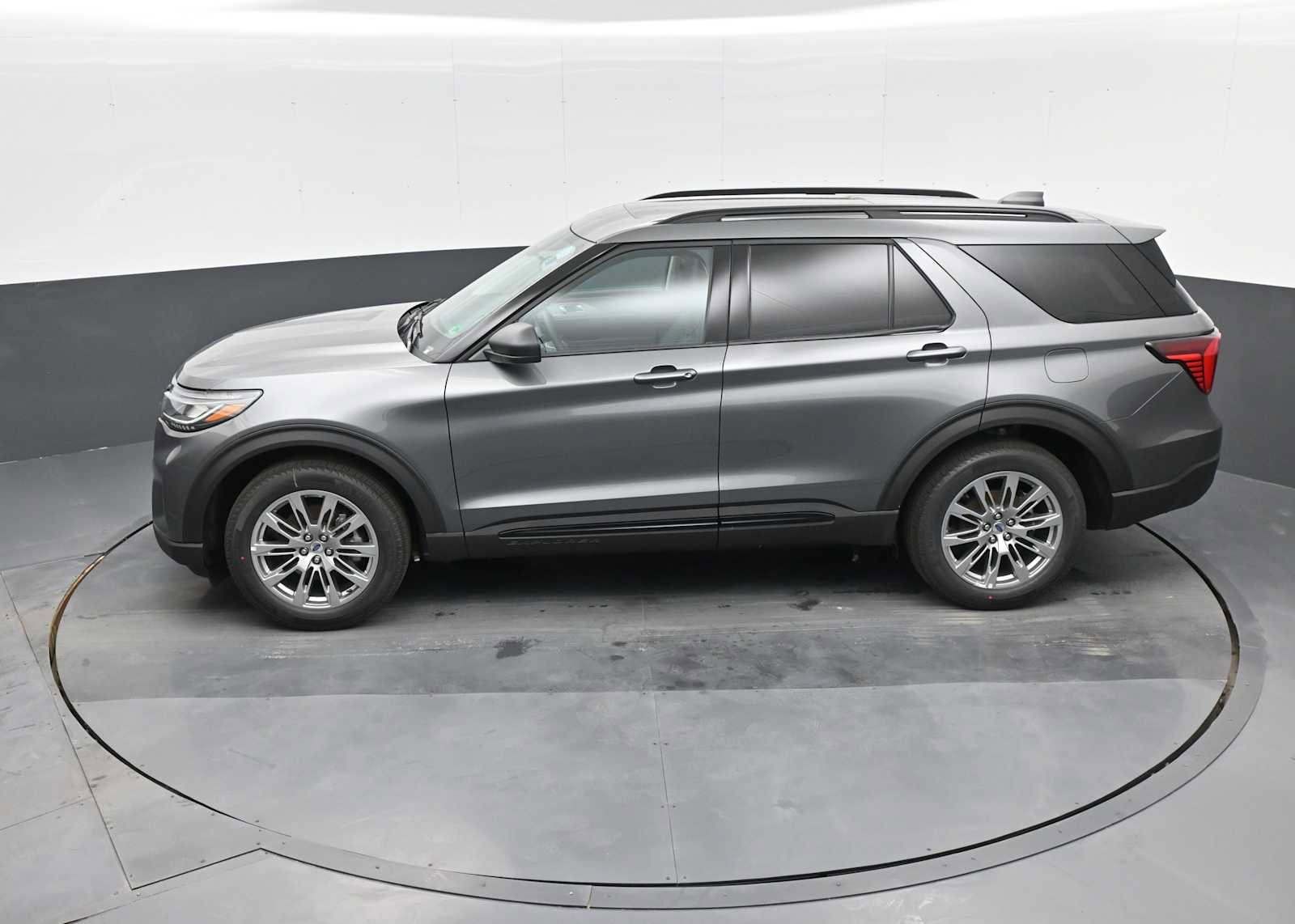 New 2026 Ford Explorer Active w/ Active Comfort Package image 11