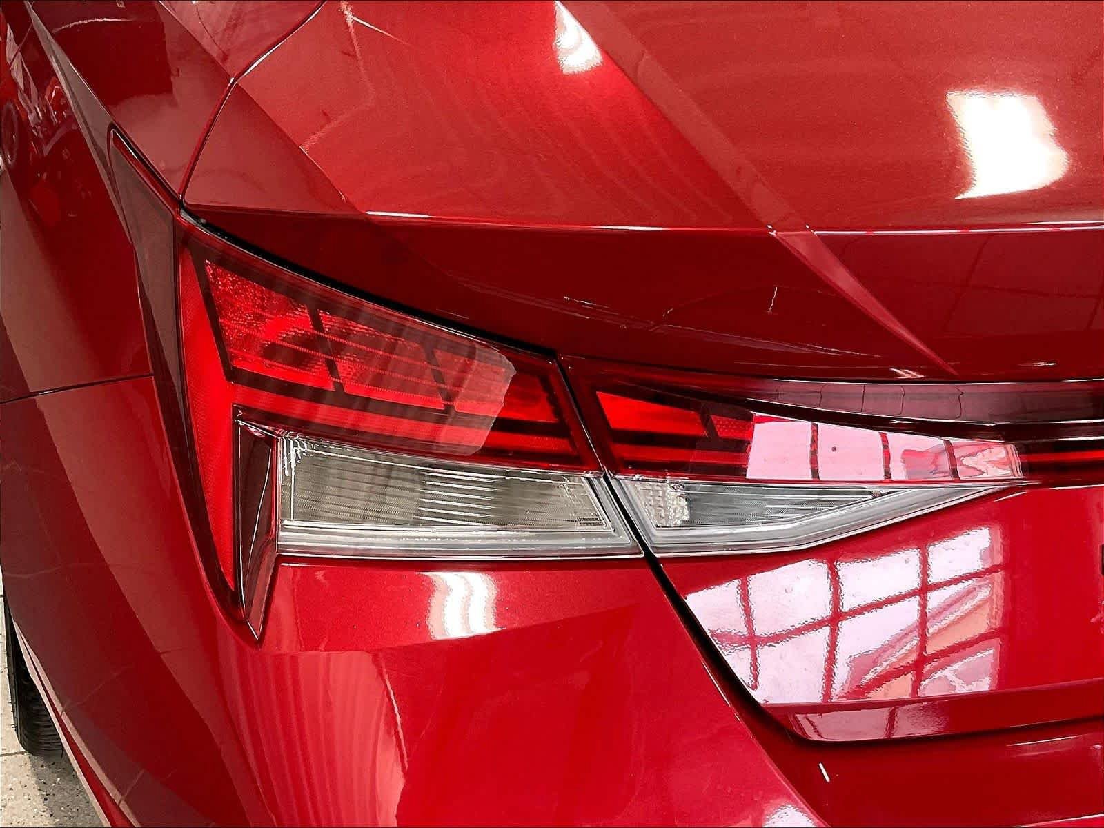 Certified 2023 Hyundai Elantra Limited FWD image 34