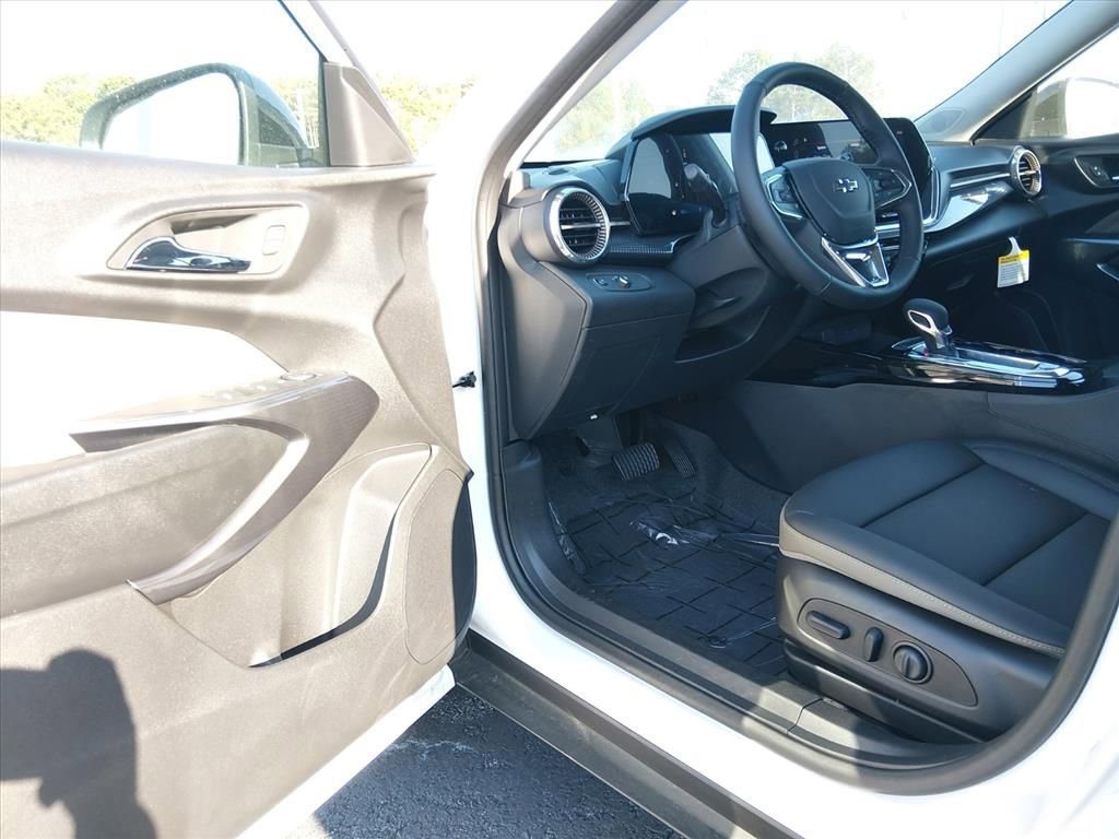 New 2026 Chevrolet Trax ACTIV w/ Driver Confidence Package FWD image 10