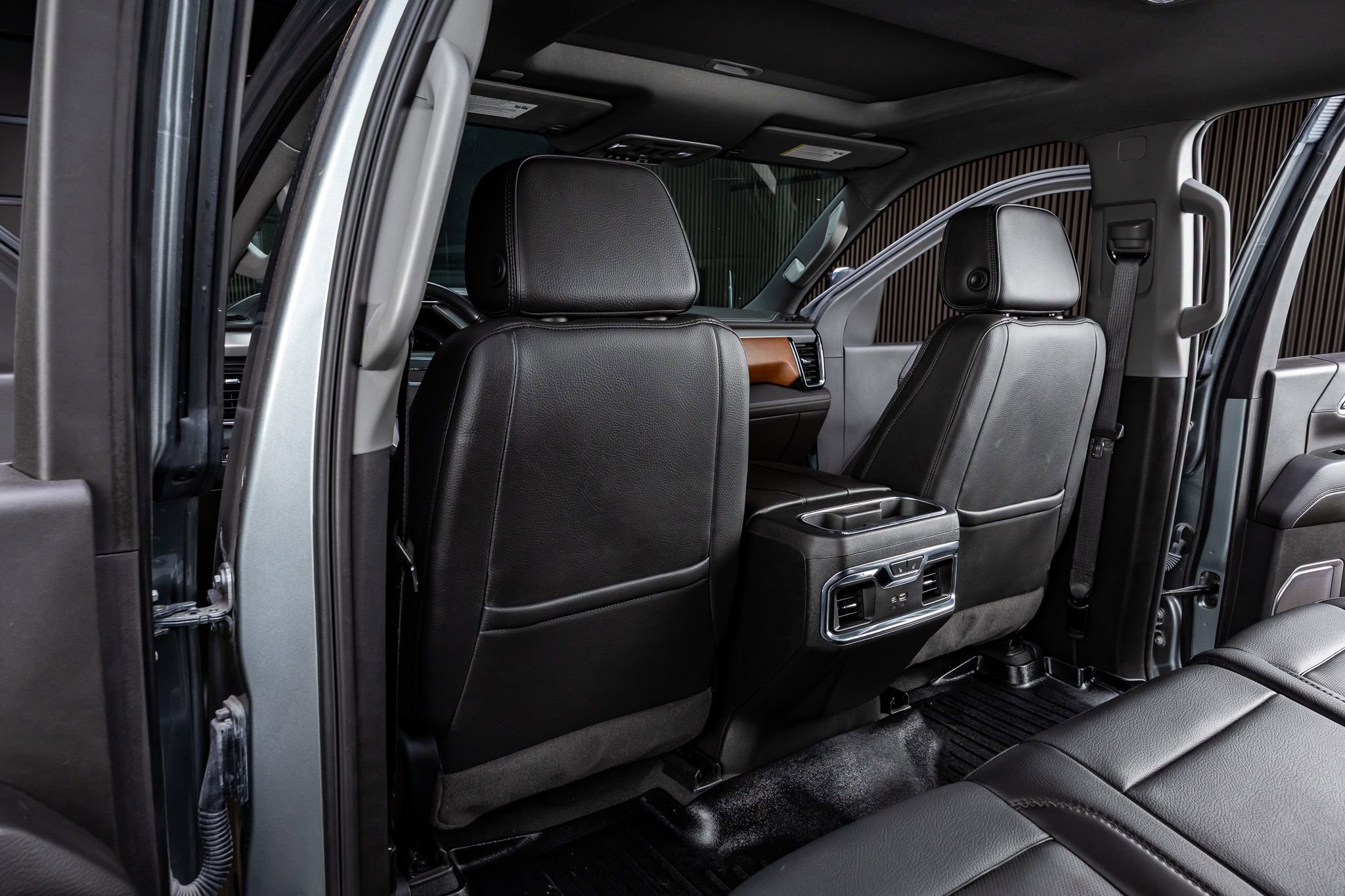 Used 2024 GMC Sierra 3500 Denali w/ Denali Reserve Package image 33