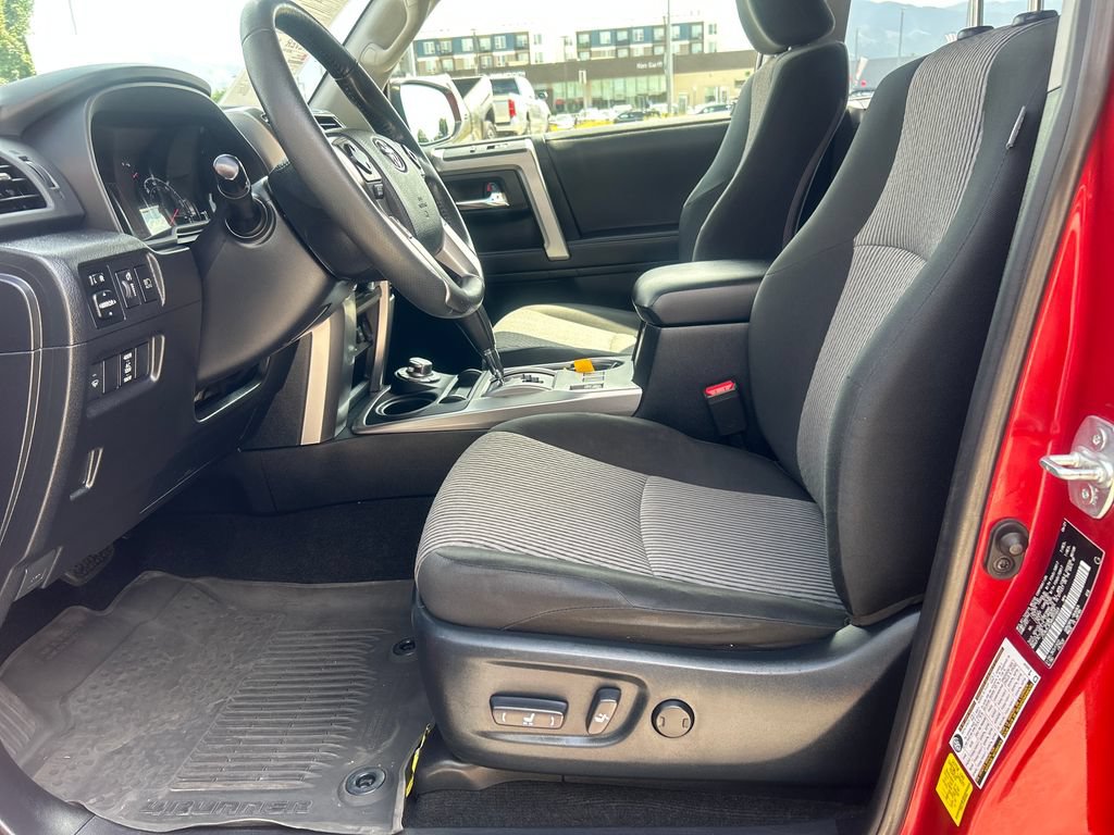 Certified 2021 Toyota 4Runner SR5 AWD/4WD image 10