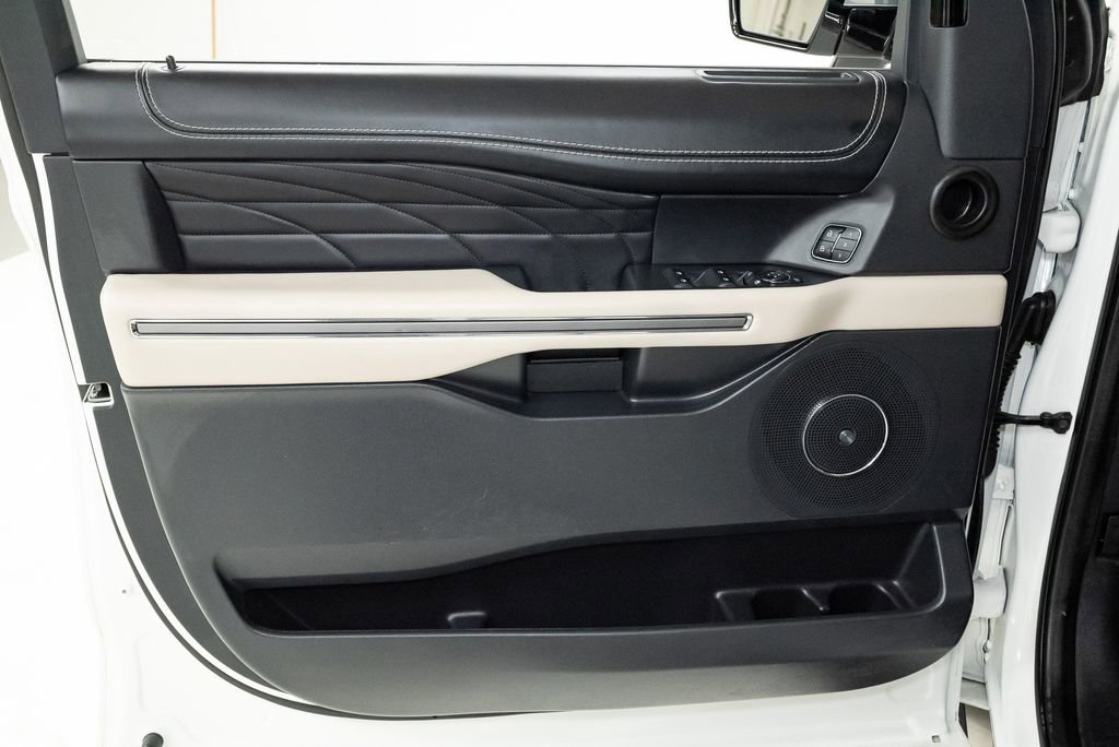 Used 2024 Ford Expedition Platinum AWD/4WD image 10