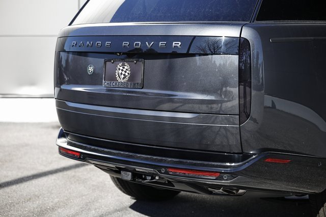 New 2025 Land Rover Range Rover Long Wheelbase SE image 18