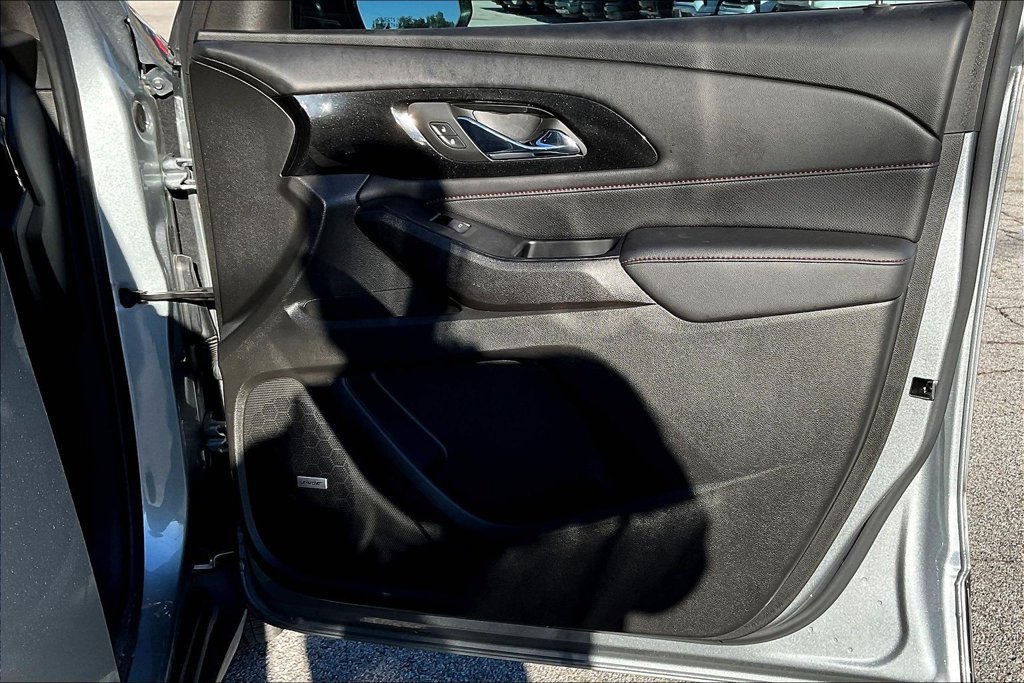 Used 2023 Chevrolet Traverse RS AWD/4WD image 20