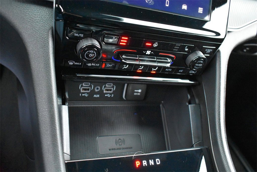 Used 2025 Jeep Grand Cherokee Laredo w/ Luxury Tech Group I image 18