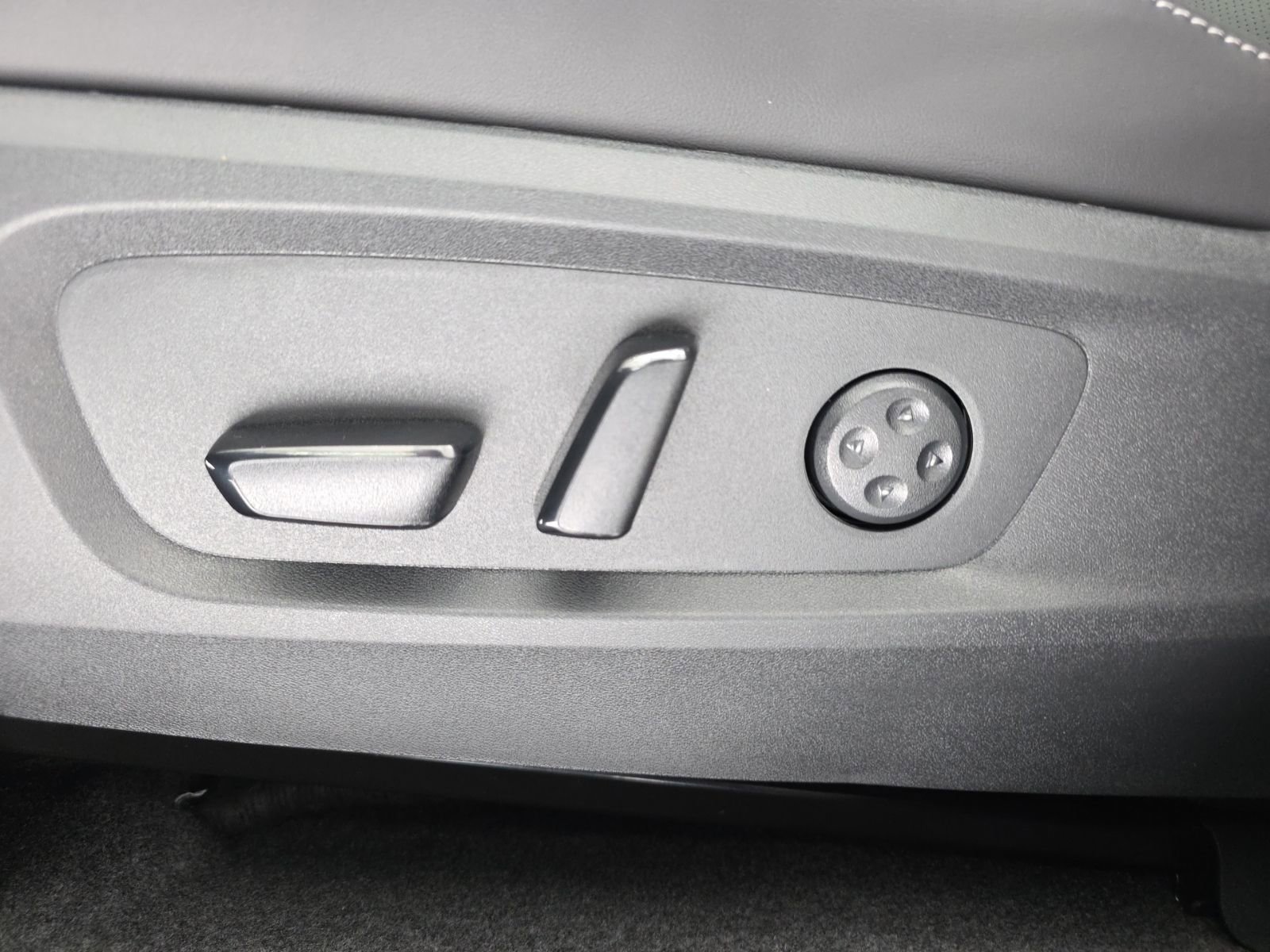 New 2026 INFINITI QX60 Luxe w/ Cargo Package image 32