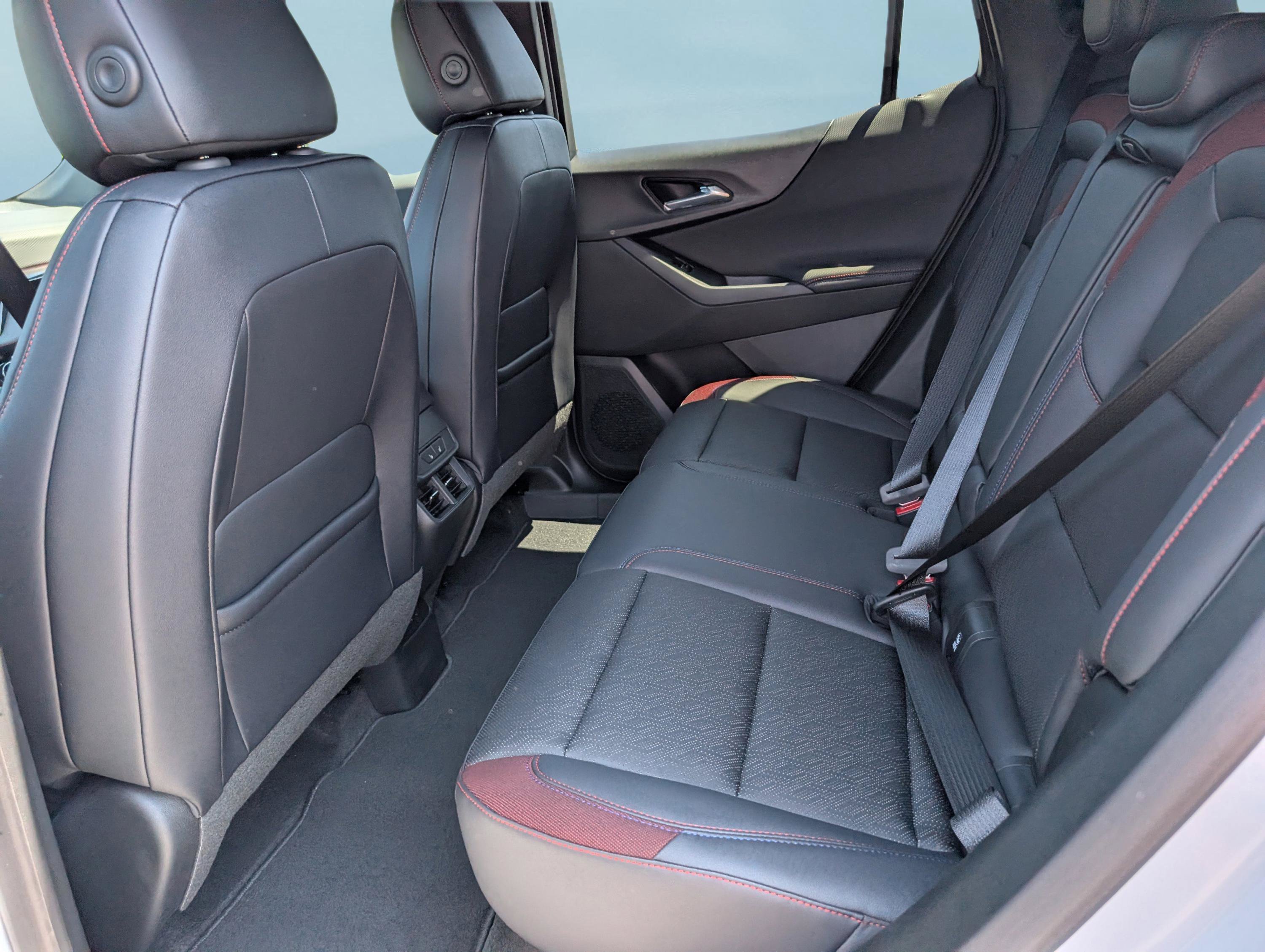 New 2026 Chevrolet Equinox RS w/ Convenience Package III FWD image 14