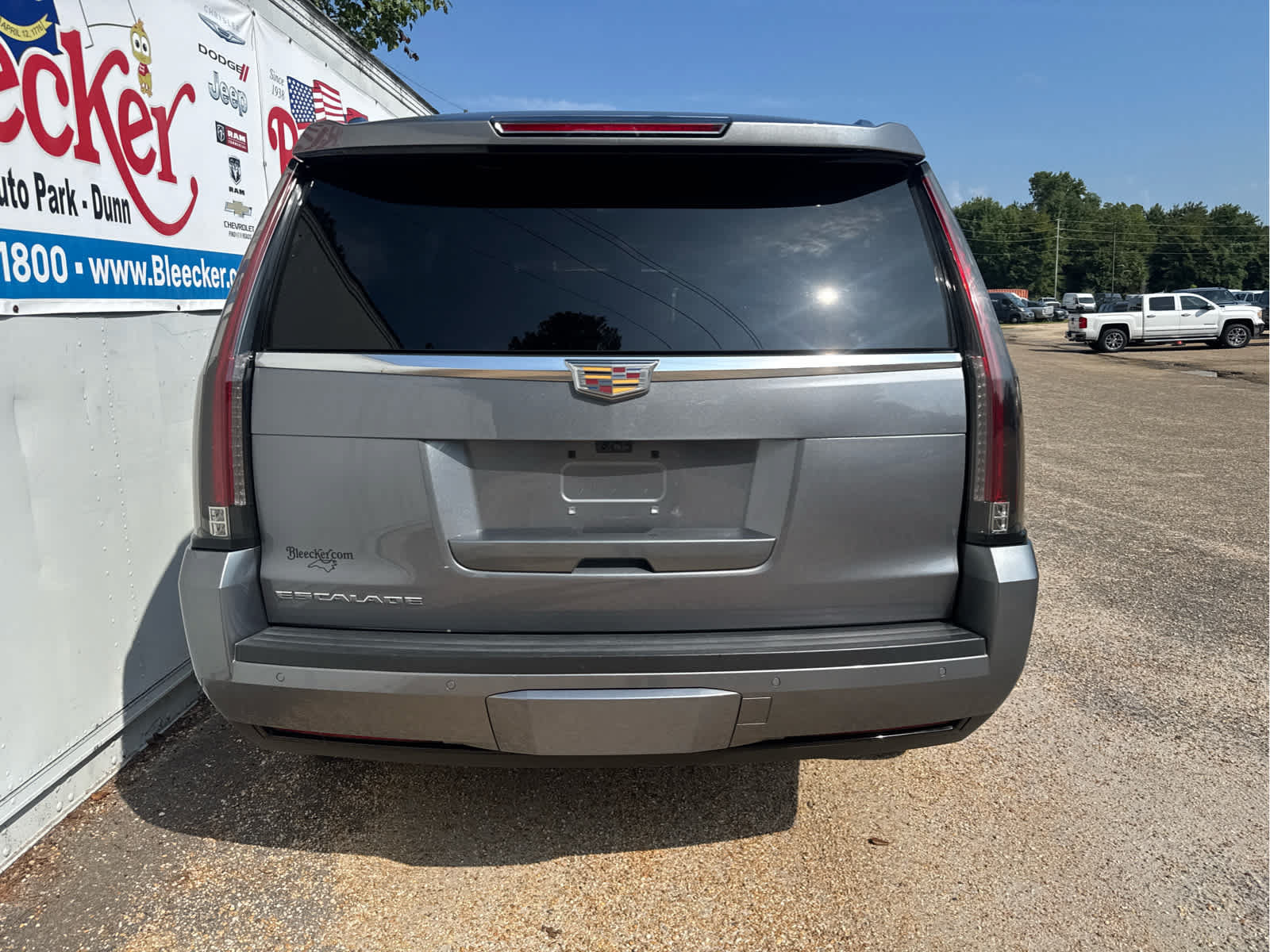 Used 2020 Cadillac Escalade Luxury RWD image 4