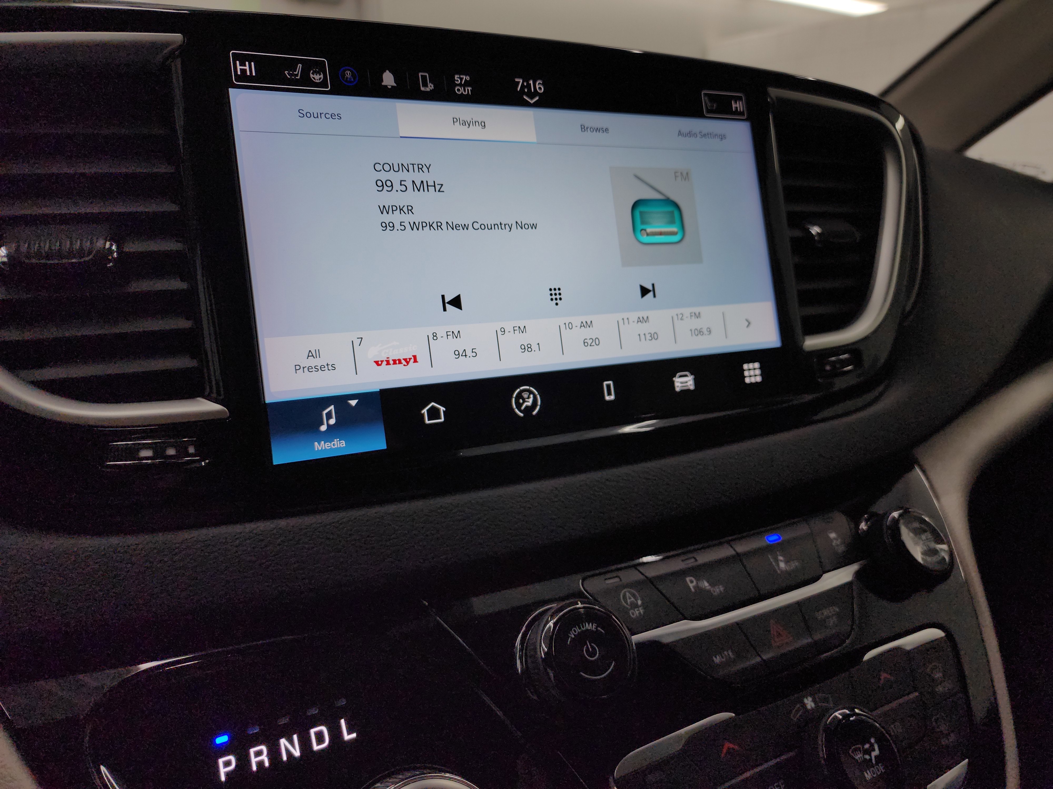 Used 2024 Chrysler Pacifica Touring-L FWD image 12