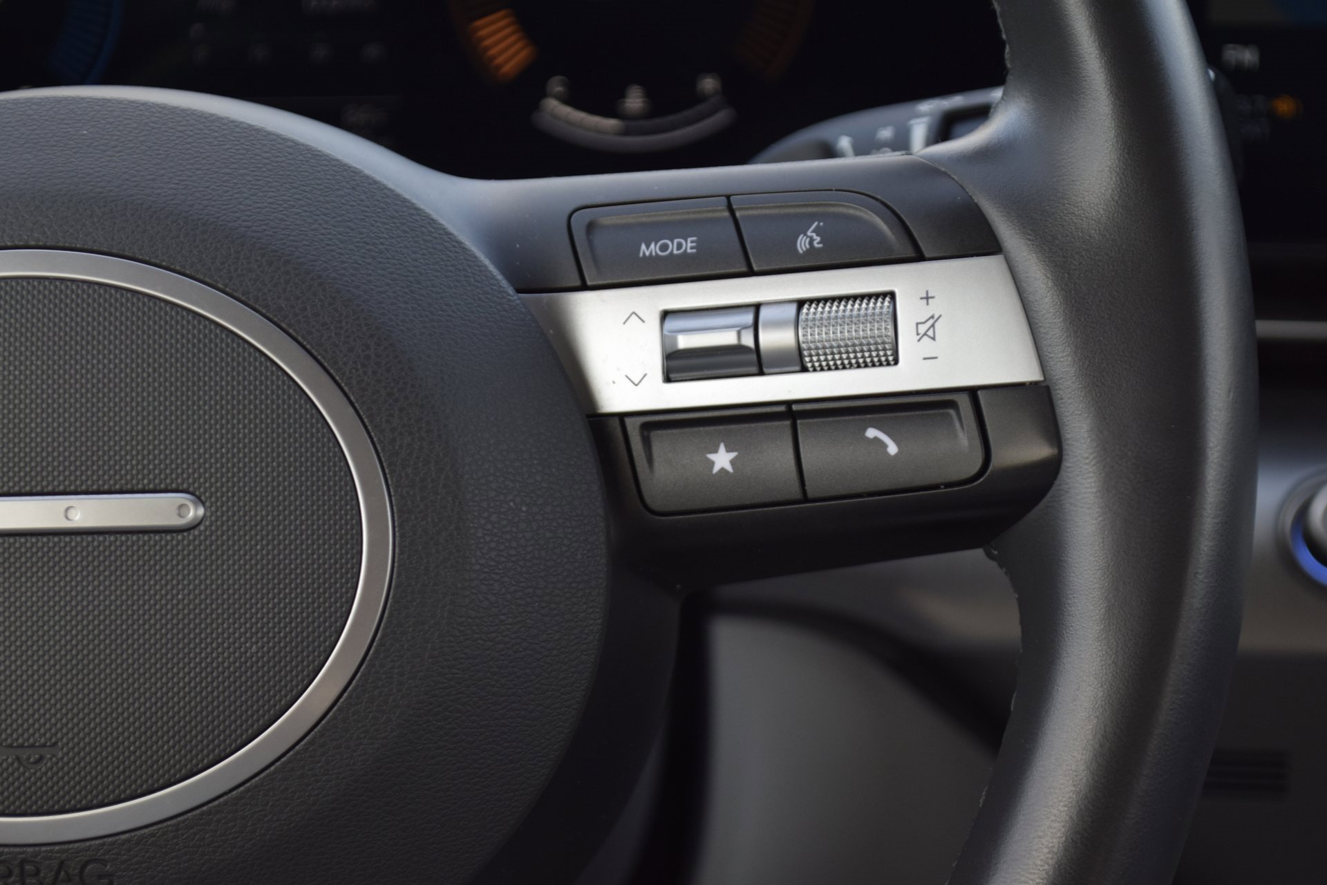 Used 2024 Hyundai Kona SEL image 13