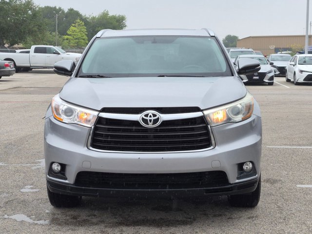 Used 2015 Toyota Highlander XLE FWD video 2