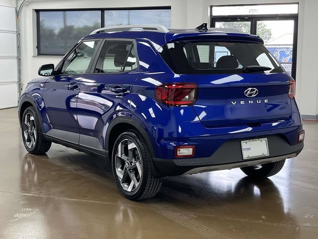 Used 2021 Hyundai Venue SEL FWD image 7
