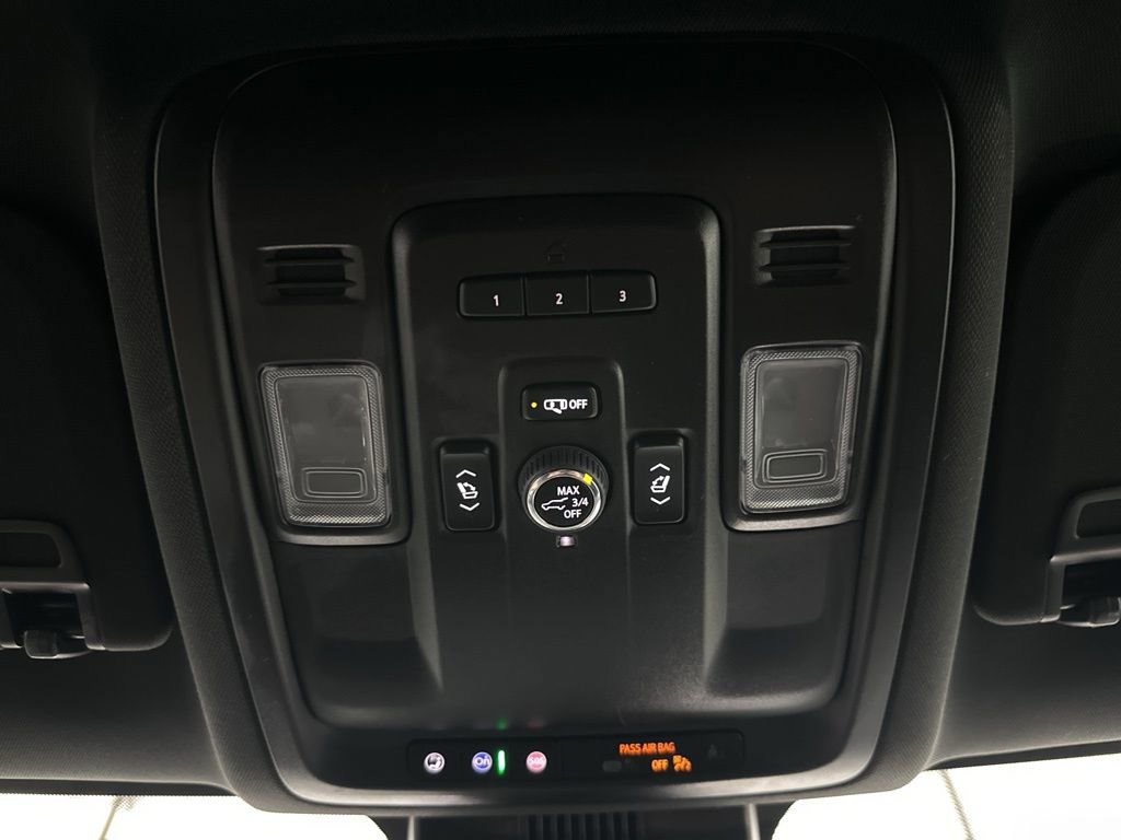 Used 2024 GMC Yukon AT4 w/ Technology Package image 31