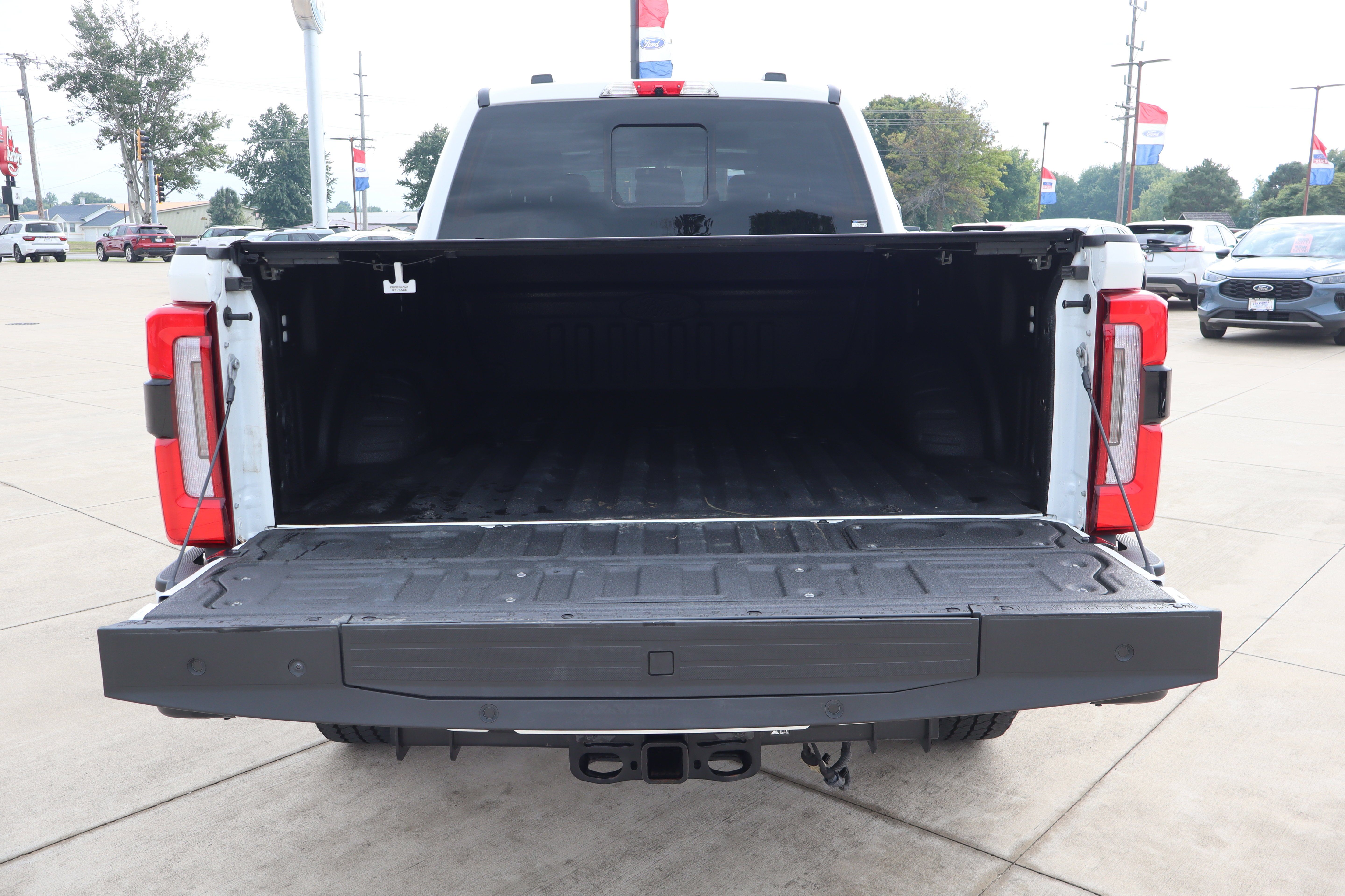 Used 2024 Ford F350 Limited w/ FX4 Off-Road Package AWD/4WD image 33