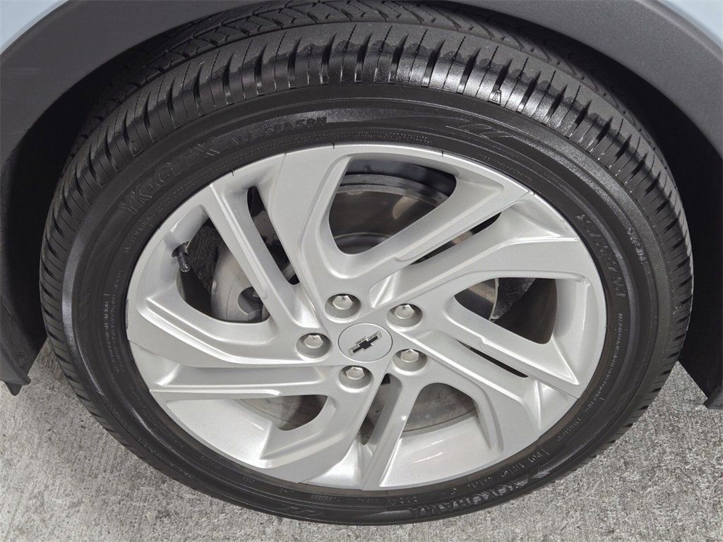 Used 2023 Chevrolet Bolt LT image 11