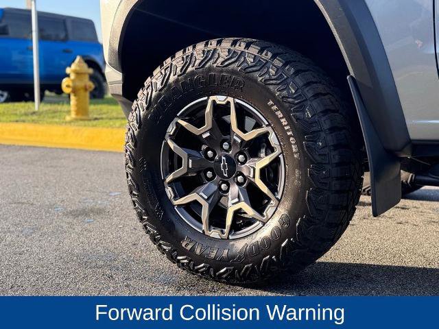 Used 2025 Chevrolet Colorado ZR2 w/ Technology Package image 8