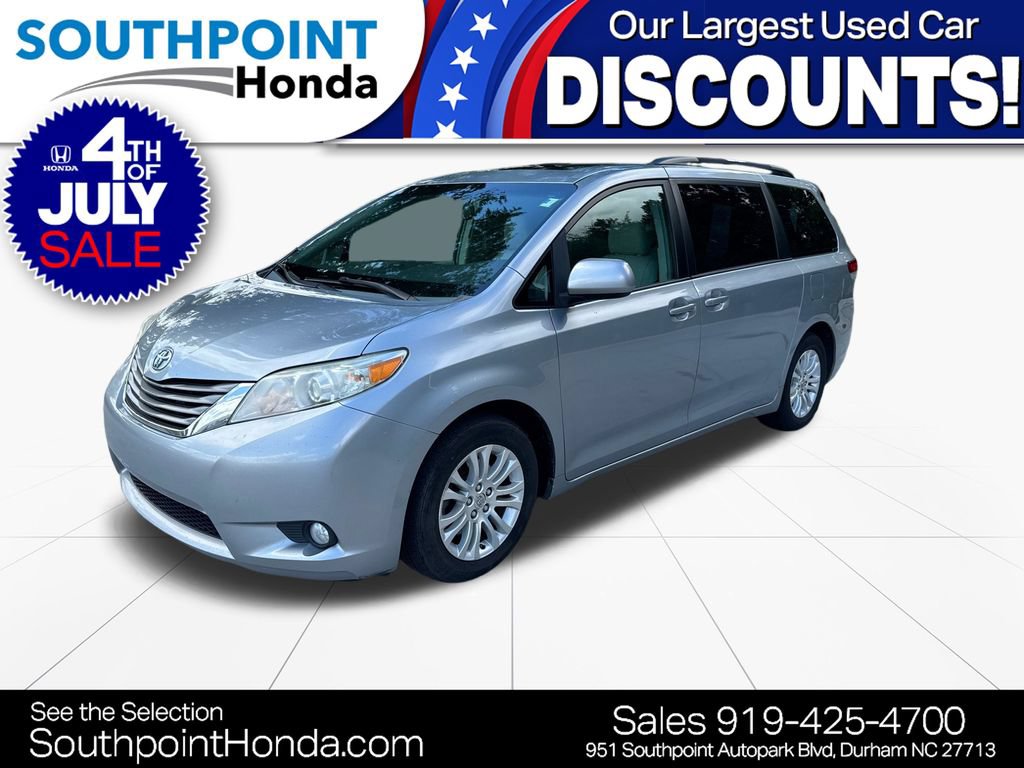 Used 2013 Toyota Sienna XLE FWD image 3