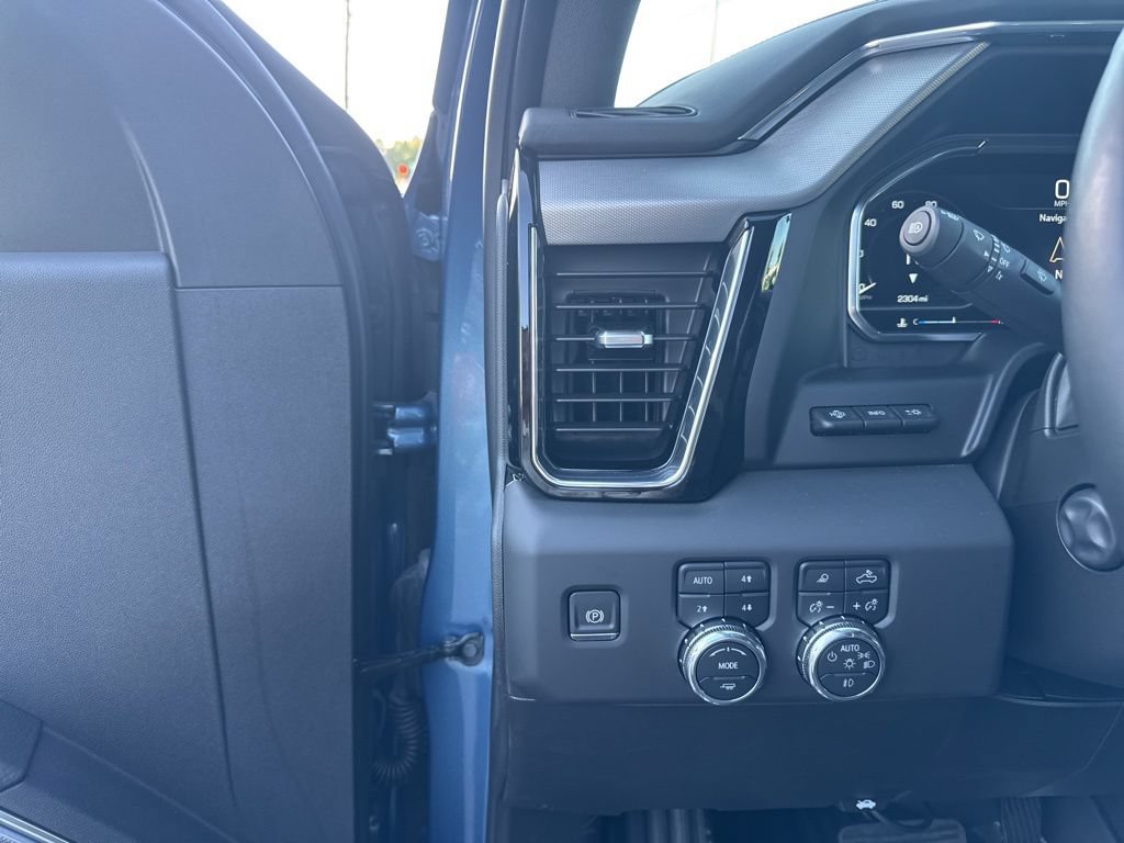 Used 2025 GMC Sierra 1500 Denali w/ Denali Reserve Package AWD/4WD image 10