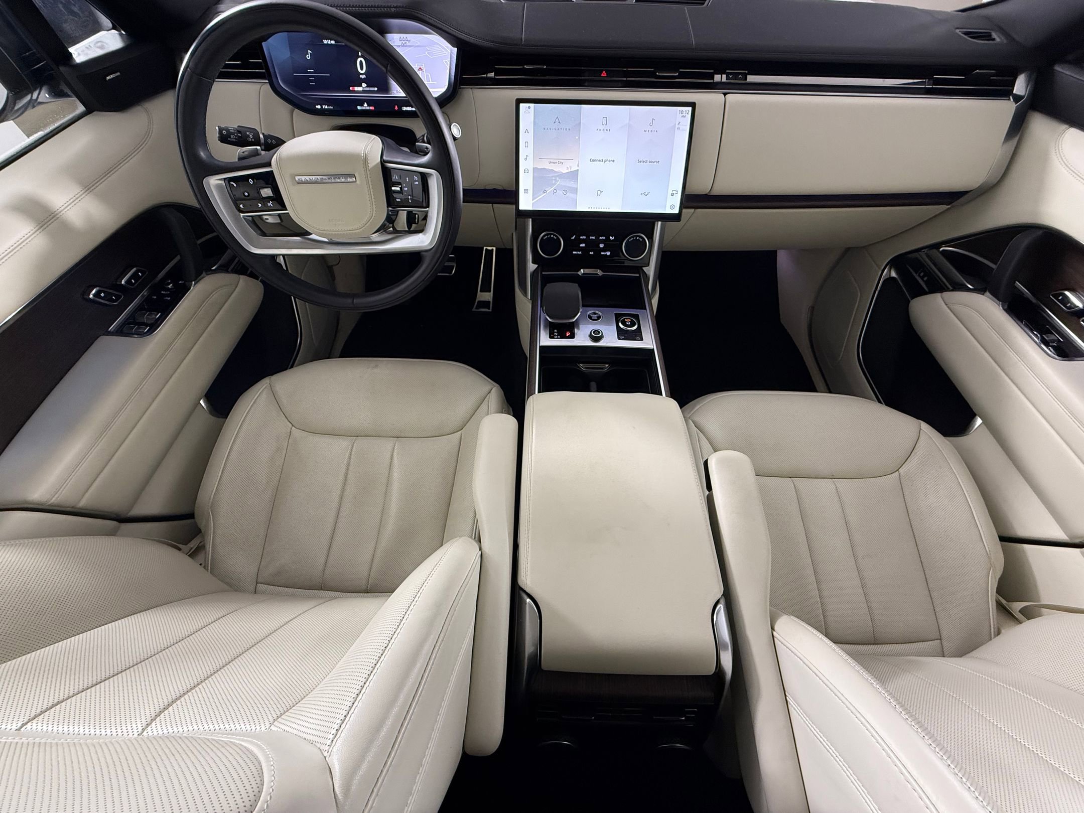 Used 2023 Land Rover Range Rover Long Wheelbase SE image 14