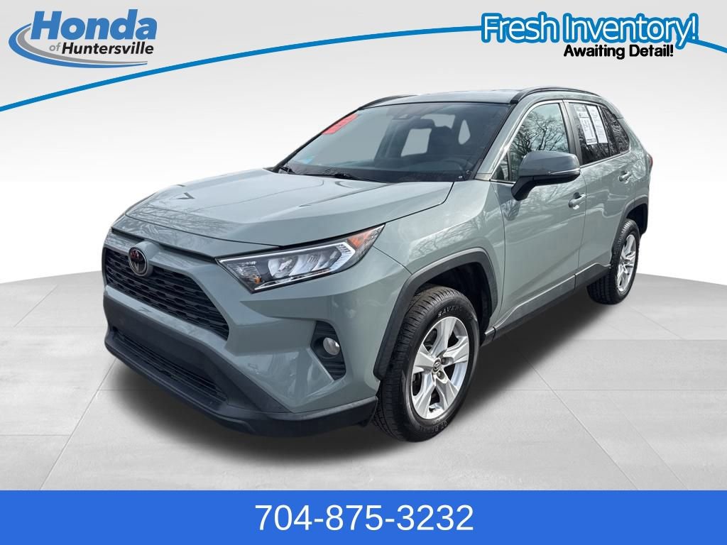 Used 2020 Toyota RAV4 XLE image 4