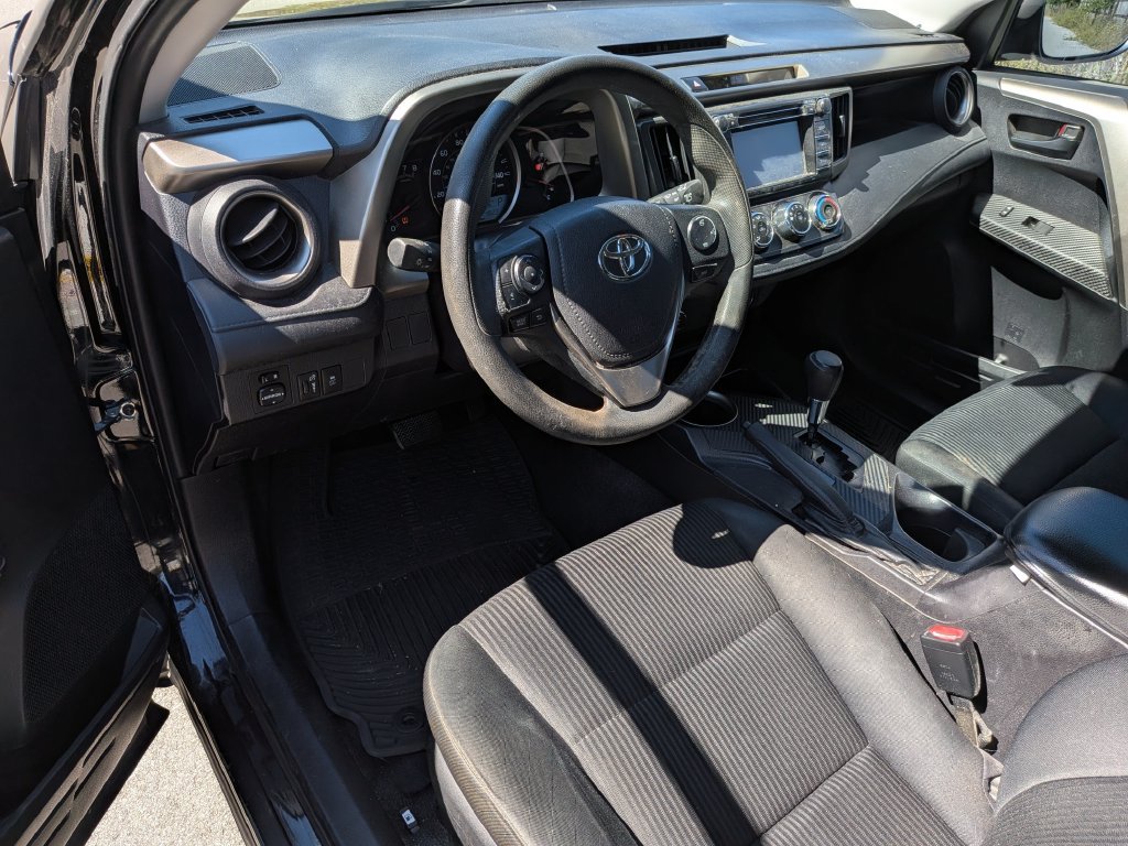 Used 2014 Toyota RAV4 LE FWD image 10