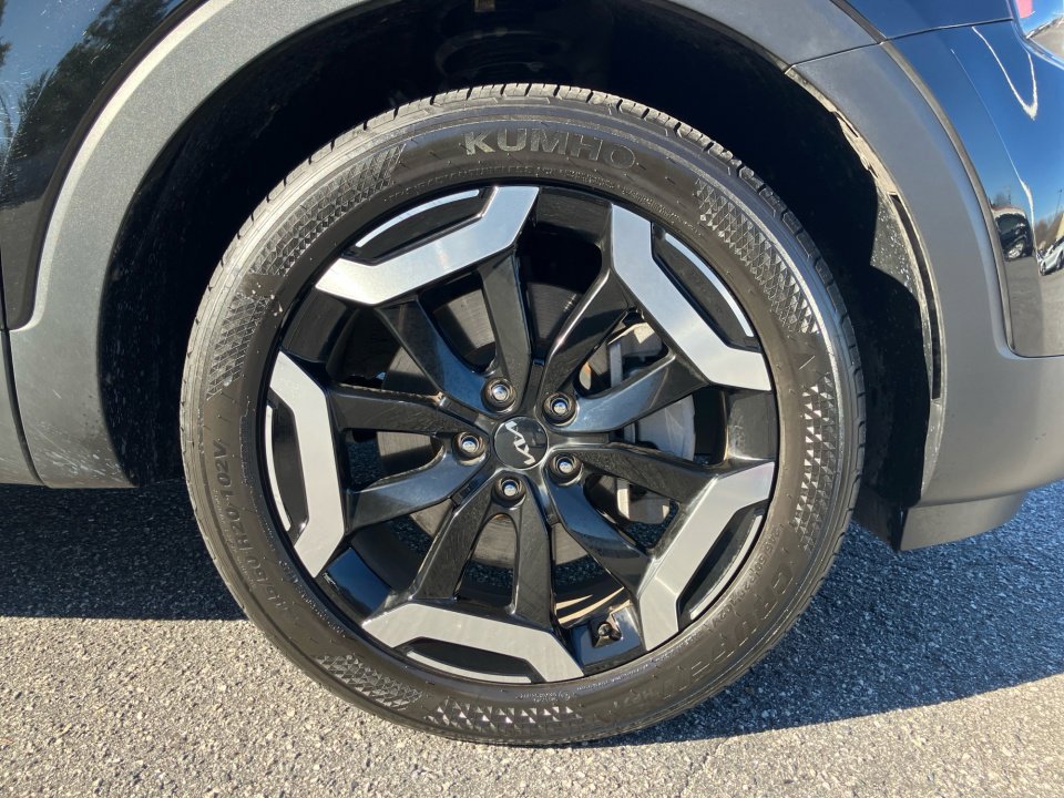 Used 2023 Kia Telluride S image 28