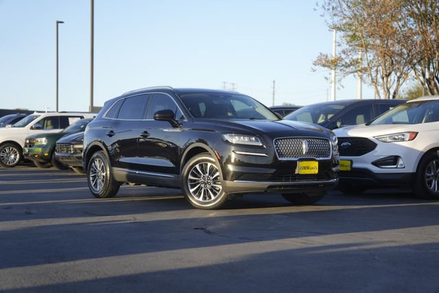 Used 2023 Lincoln Nautilus FWD w/ Premium Package image 2