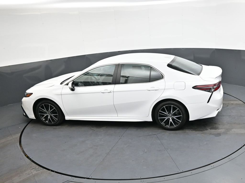 Used 2024 Toyota Camry SE image 28