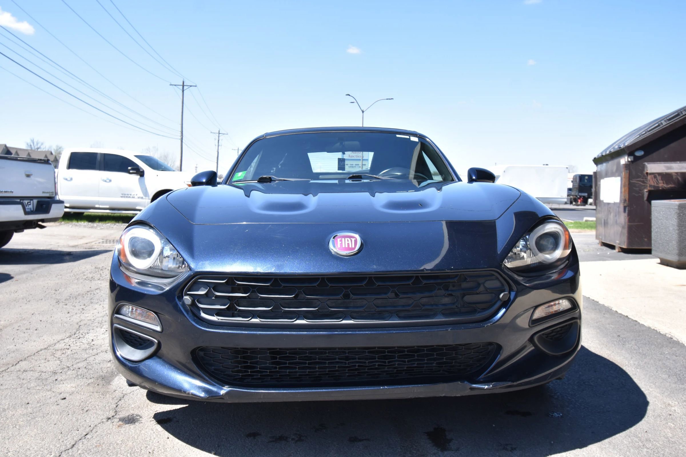 Used 2018 FIAT 124 Spider Classica w/ Technology & Siriusxm Group image 2
