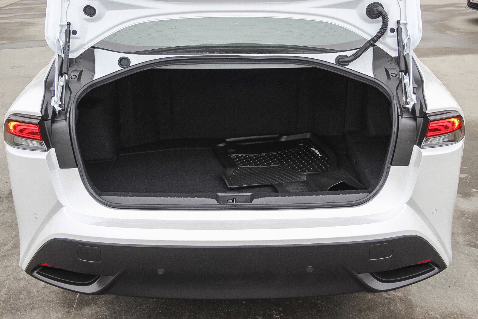 New 2025 Toyota Mirai XLE image 13