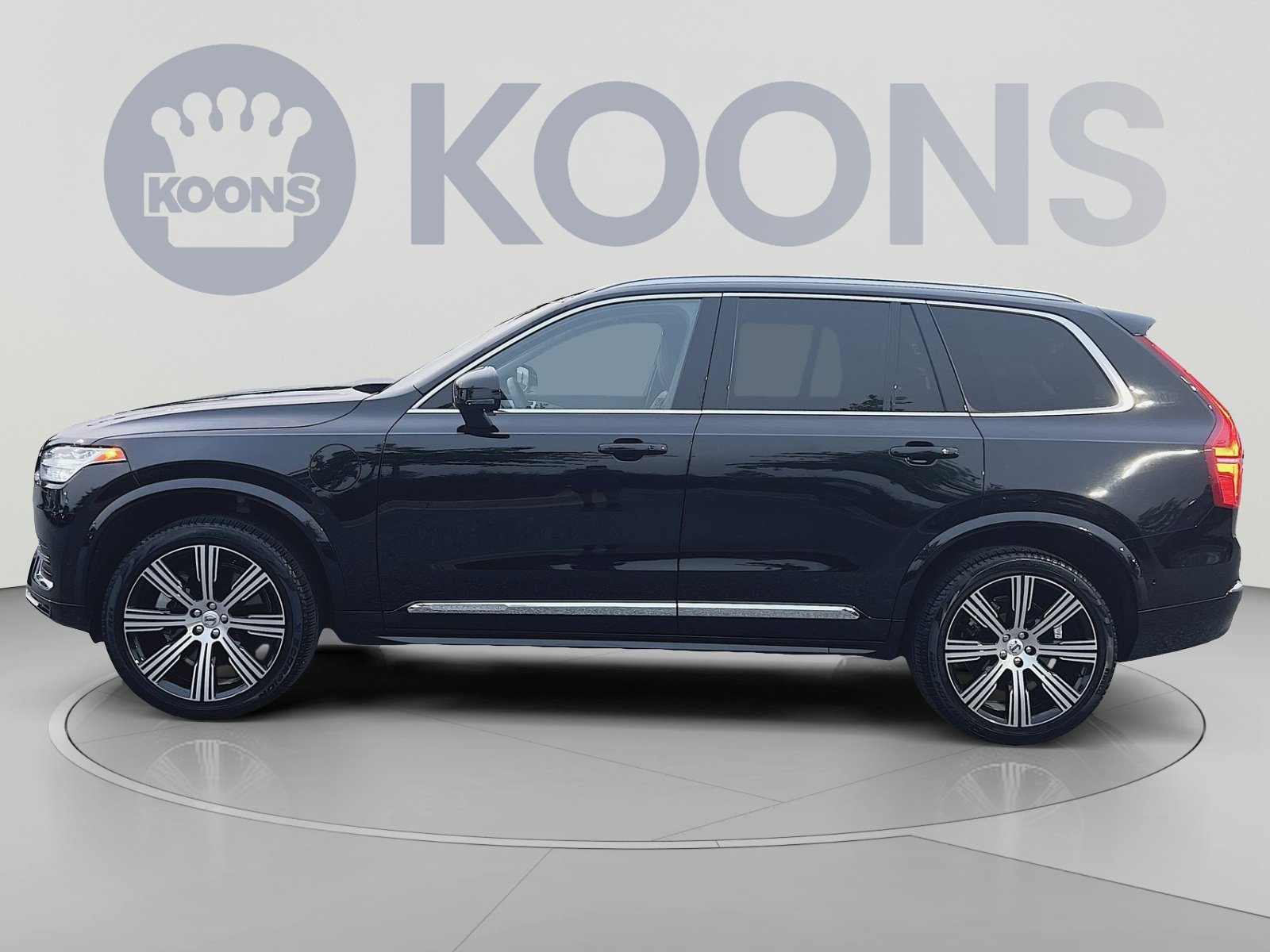 Certified 2024 Volvo XC90 T8 Ultimate w/ Protection Package AWD/4WD image 2