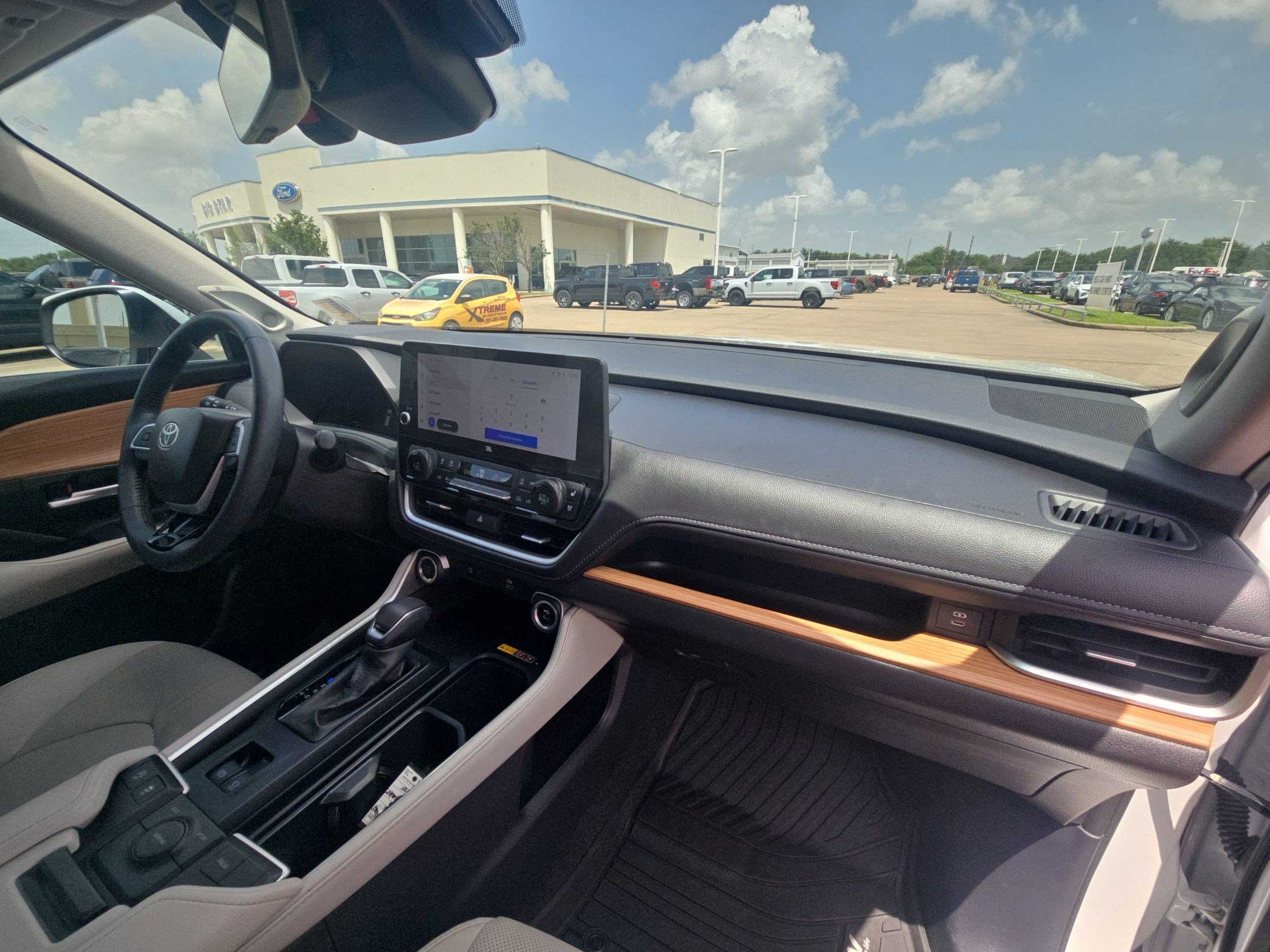 Used 2025 Toyota Grand Highlander FWD image 33