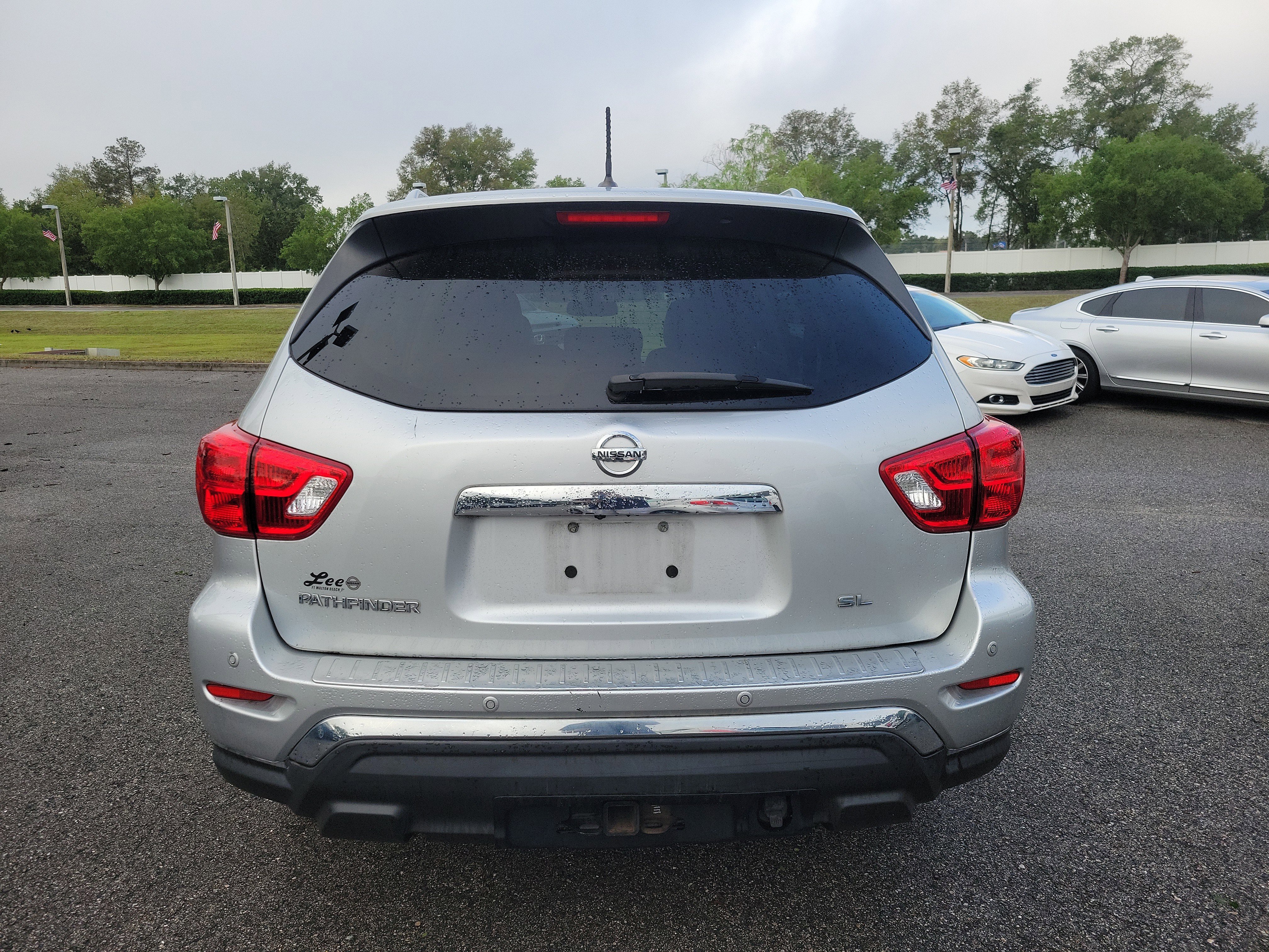 Used 2017 Nissan Pathfinder SL w/ Trailer Tow Package FWD image 16