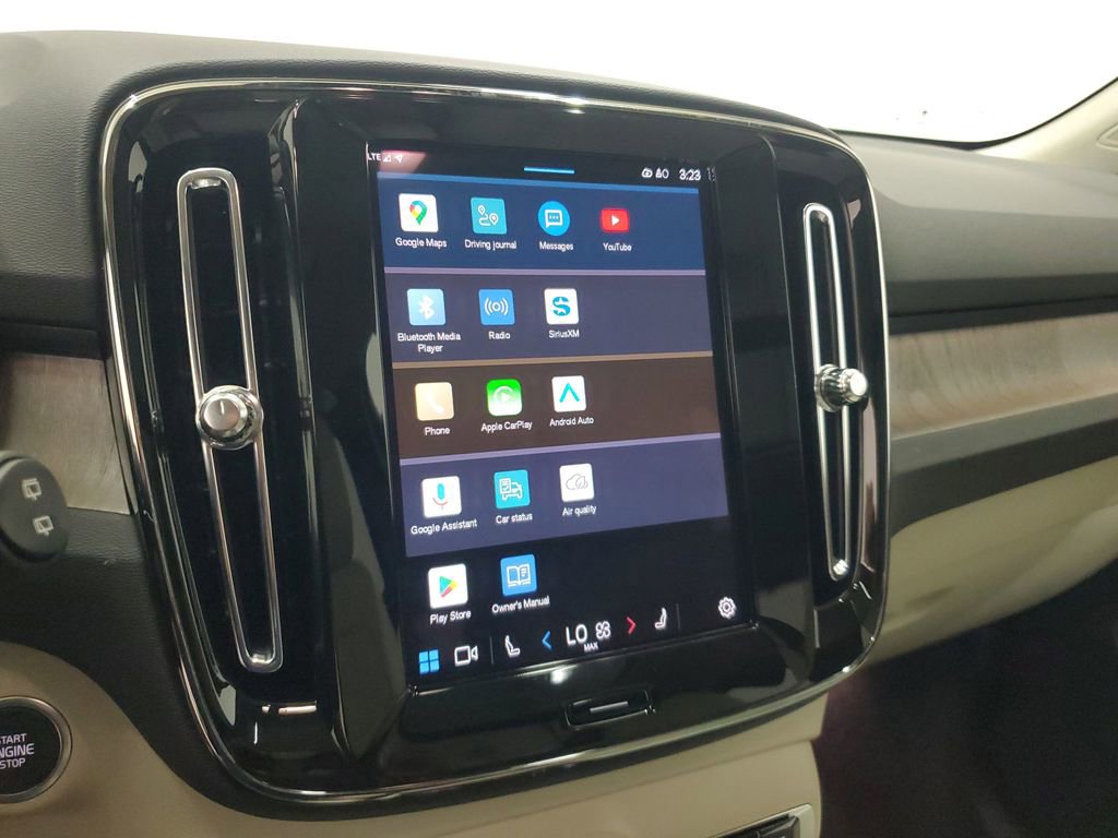 New 2025 Volvo XC40 B5 Plus AWD/4WD image 28
