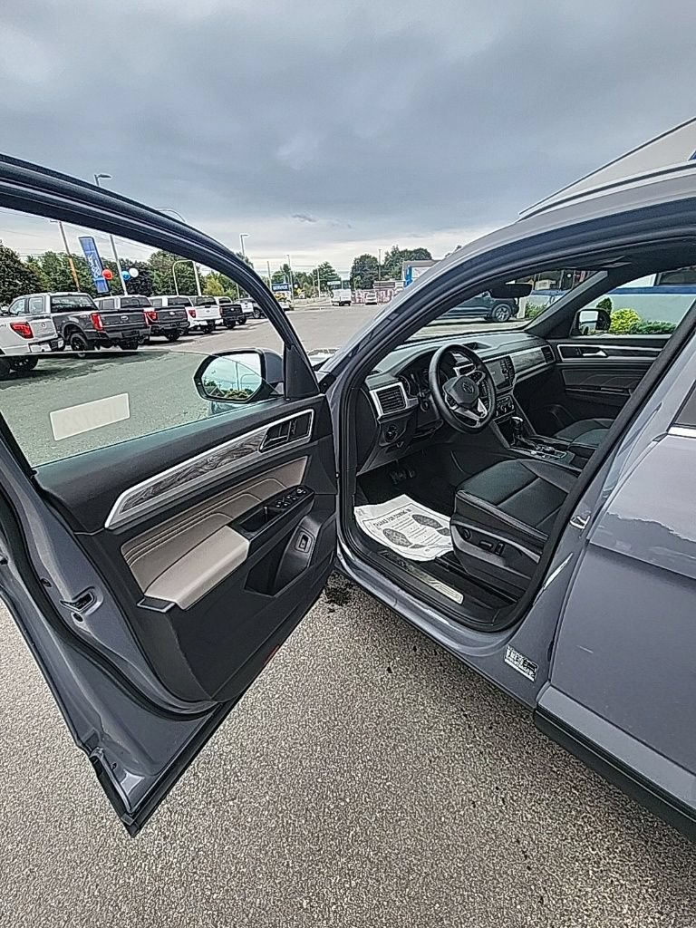 Used 2021 Volkswagen Atlas Cross Sport SE w/ Panoramic Sunroof Package AWD/4WD image 25