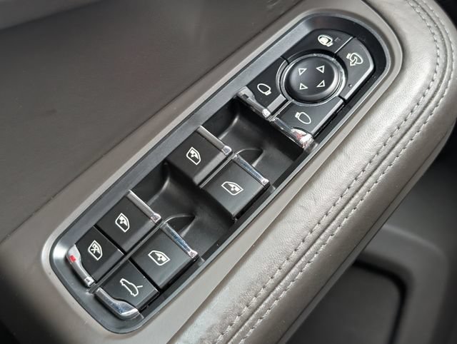 Used 2015 Porsche Macan Turbo AWD/4WD image 22