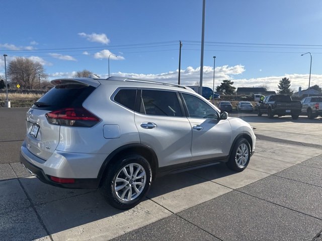 Used 2018 Nissan Rogue SV image 5