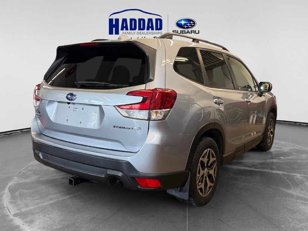 Used 2021 Subaru Forester Premium AWD/4WD image 6