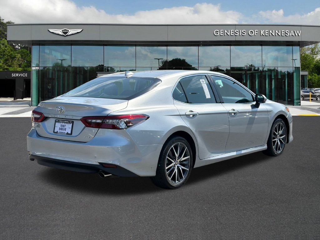 Used 2021 Toyota Camry XLE FWD image 8