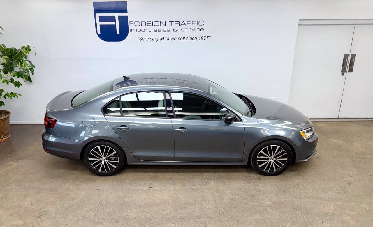 Used 2016 Volkswagen Jetta Sport image 35