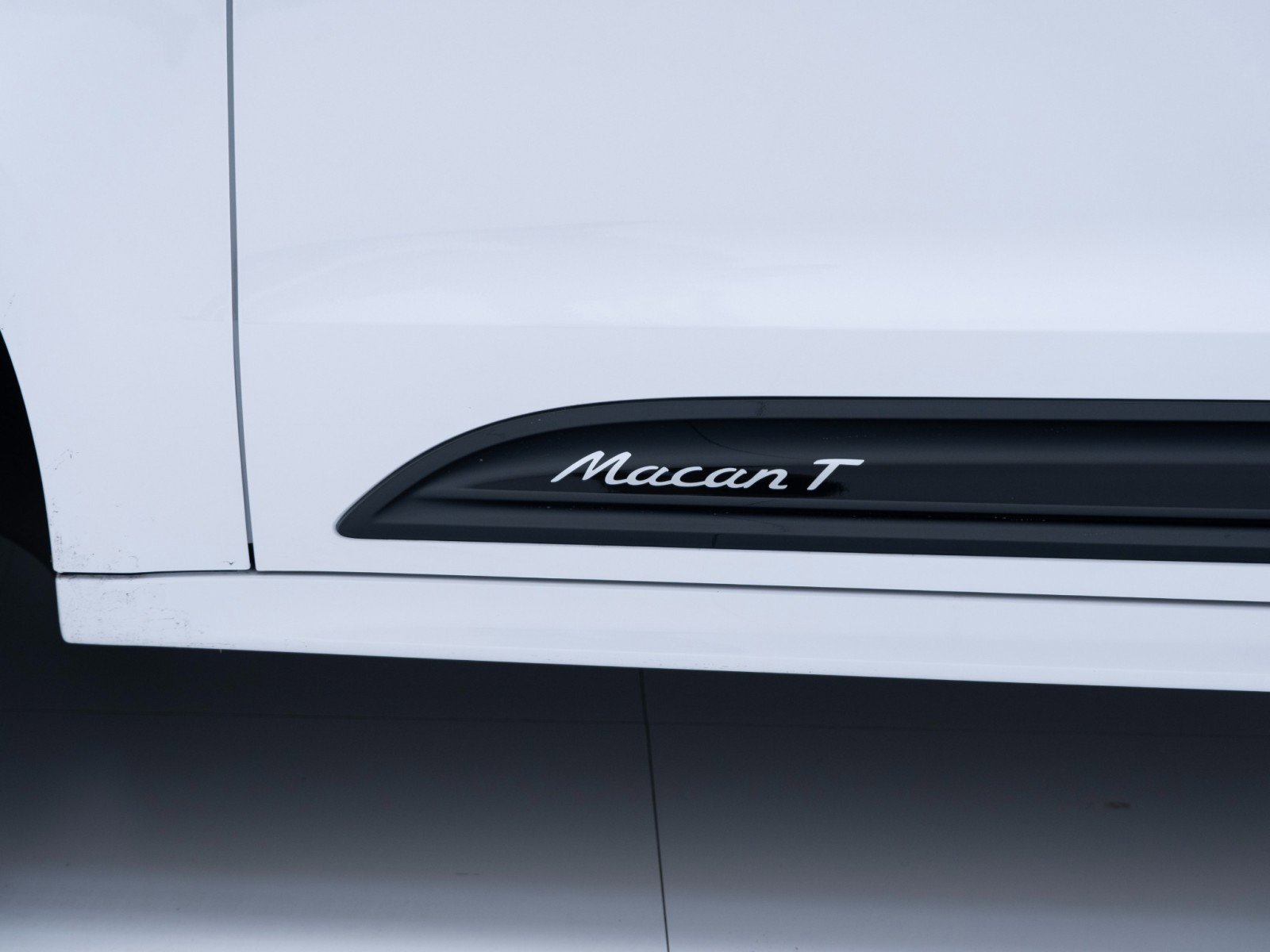 New 2026 Porsche Macan Turbo image 13