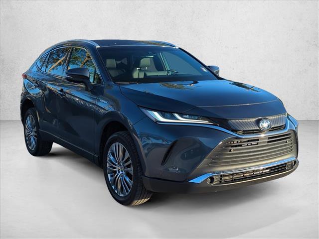 Used 2021 Toyota Venza XLE video 3