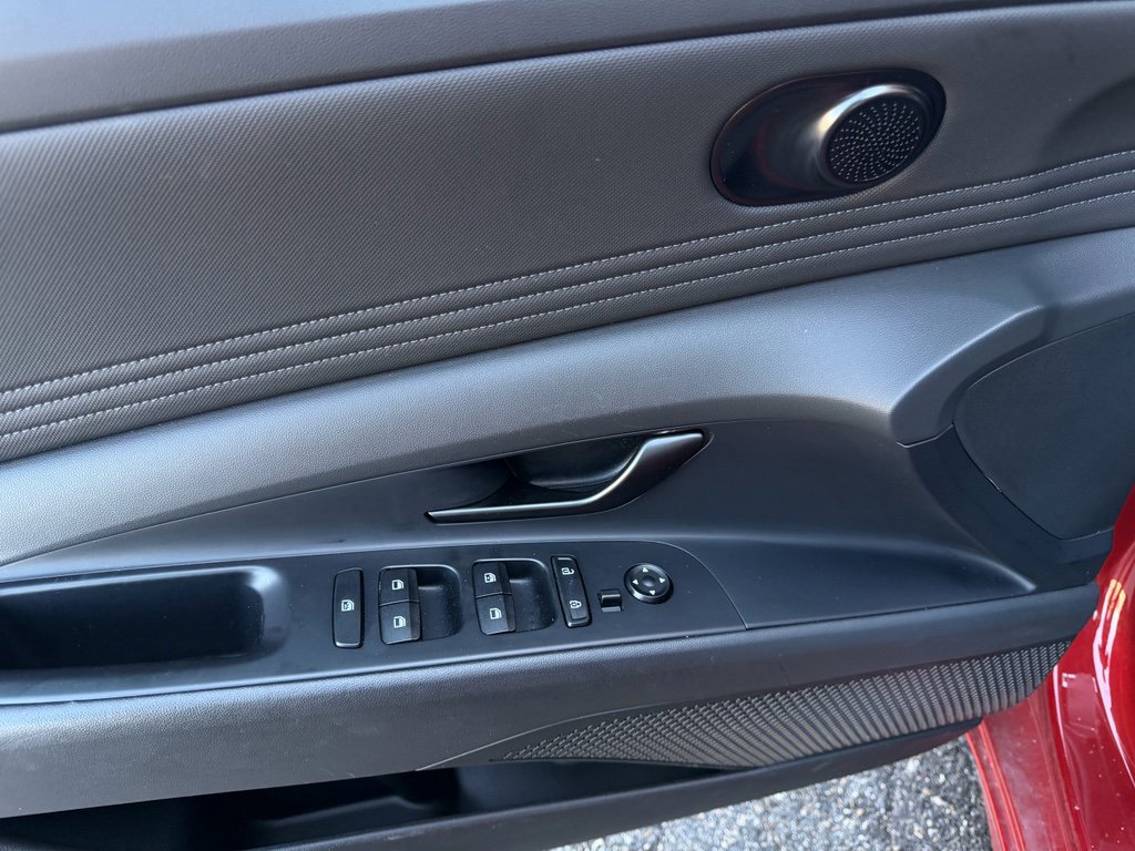 New 2025 Hyundai Elantra Sport image 15