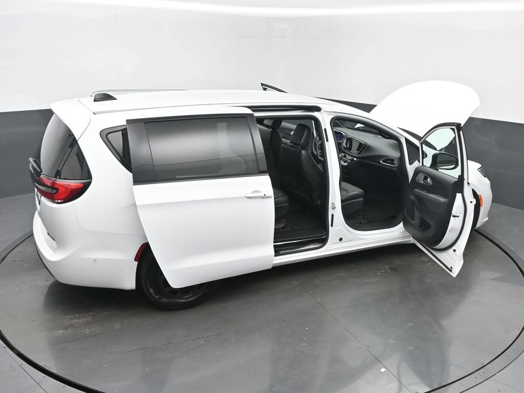 Used 2024 Chrysler Pacifica Limited FWD image 70