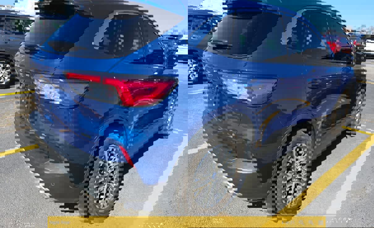 Used 2022 Ford Escape SEL w/ Technology Package image 5