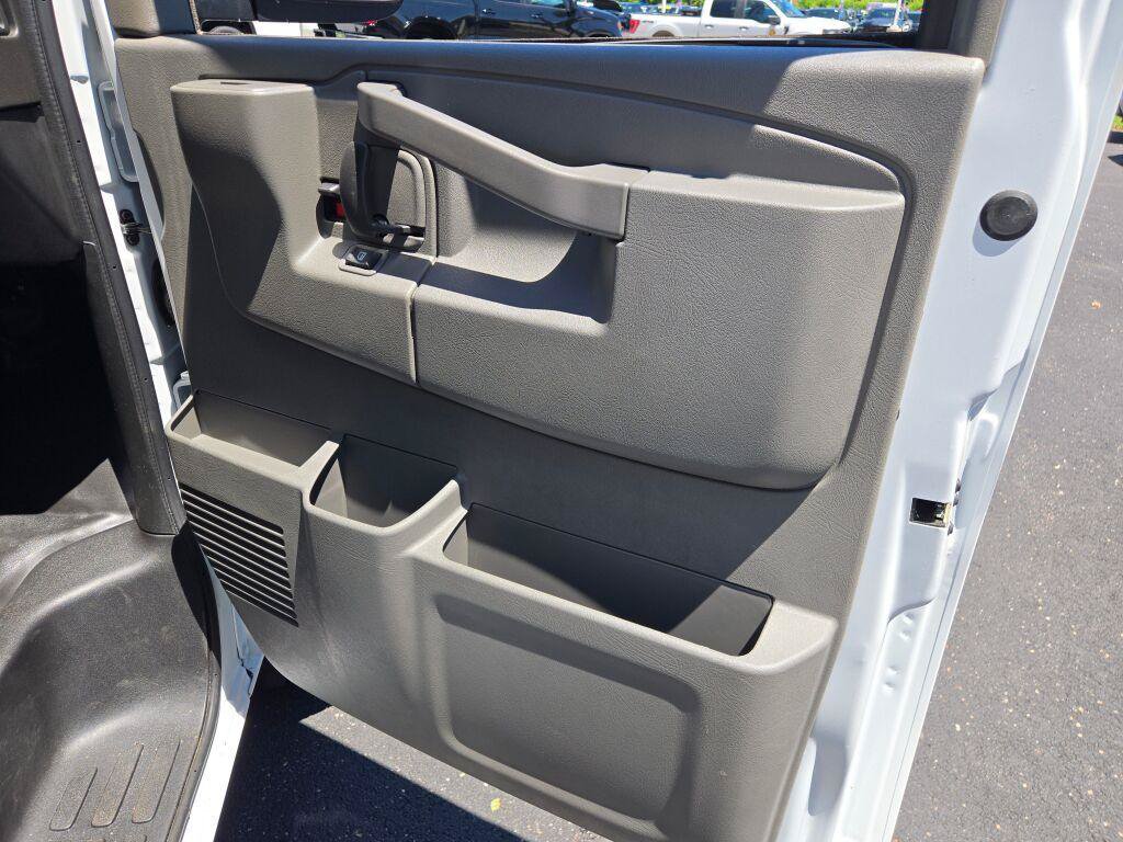 New 2026 Chevrolet Express 3500 w/ Power Convenience Package RWD image 8